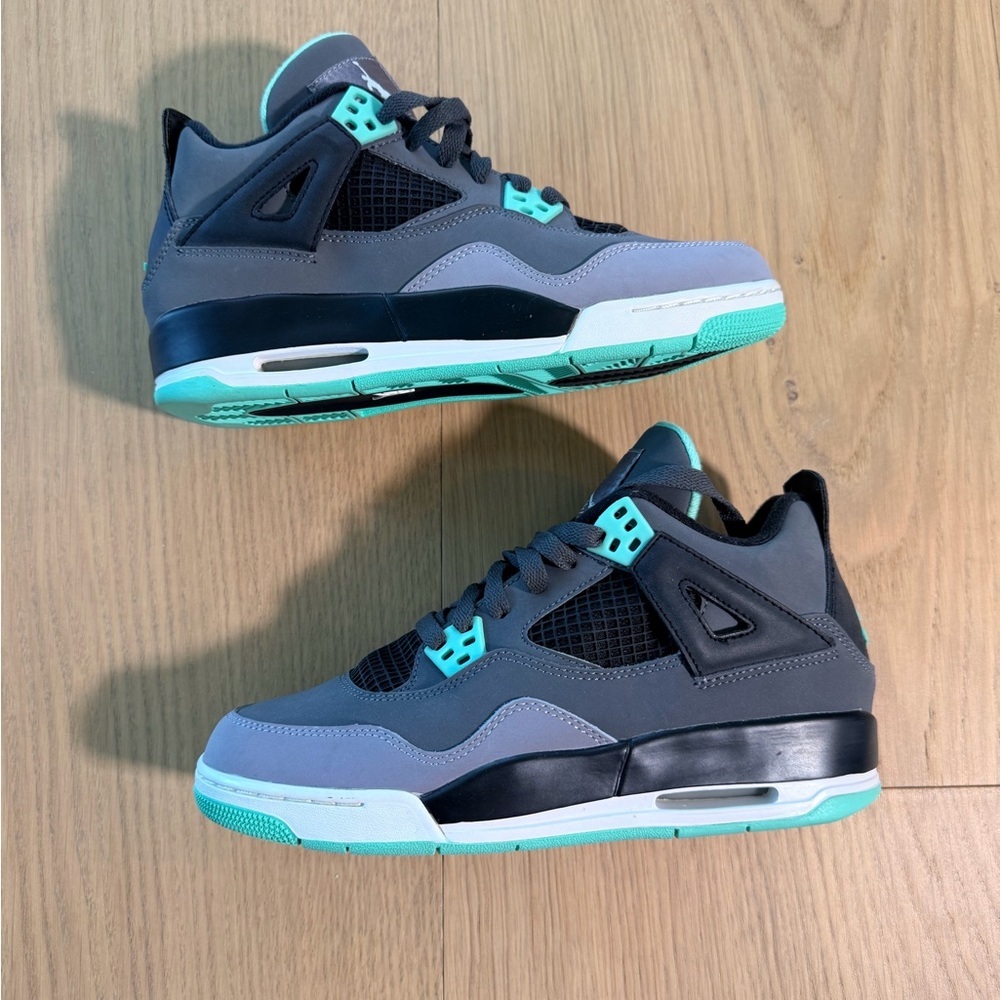 Jordan 4 - Green Glow - Size 6 Youth